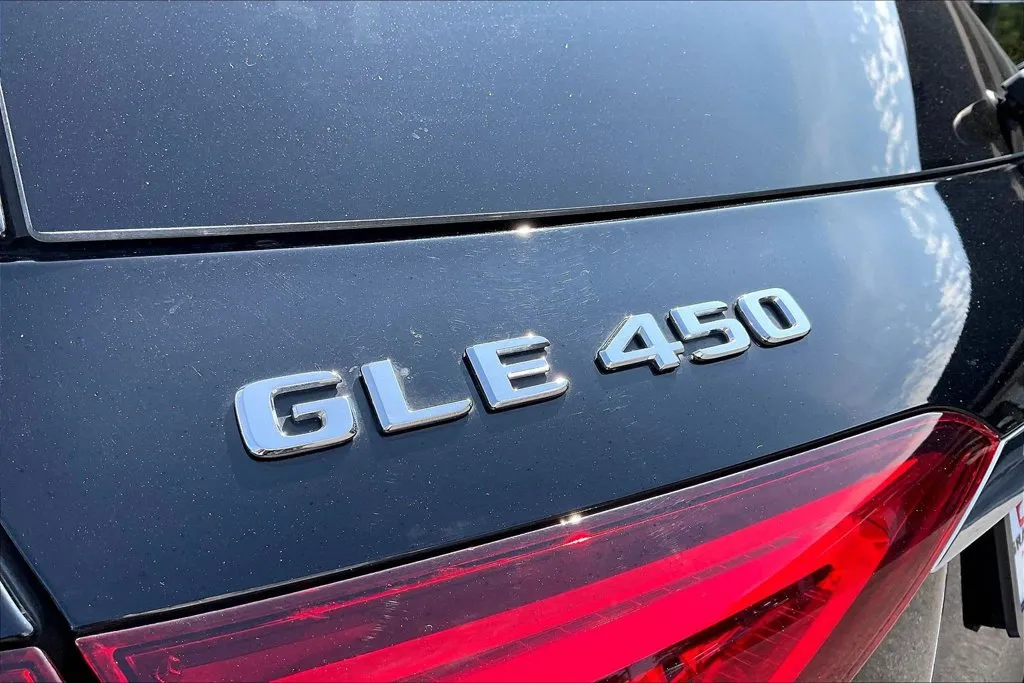 Mercedes-Benz GLE photo 22