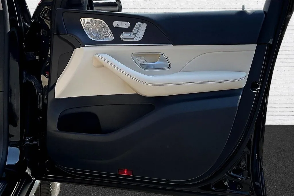 Mercedes-Benz GLE photo 26