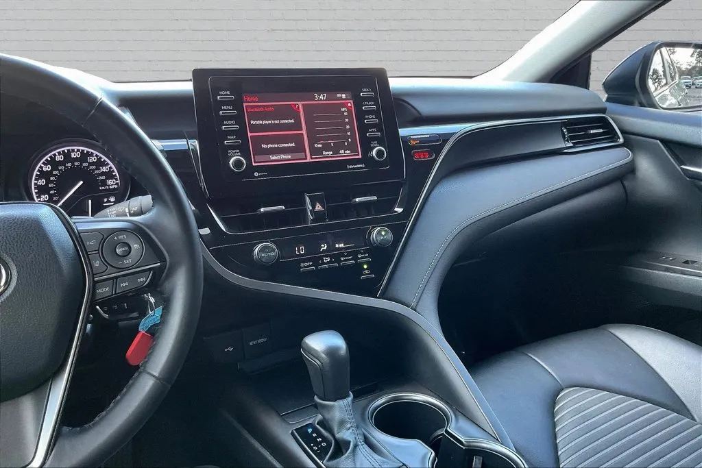 Toyota Camry photo 8