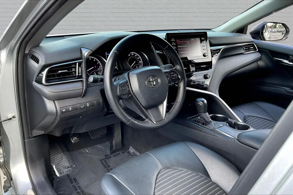 Toyota Camry photo 14