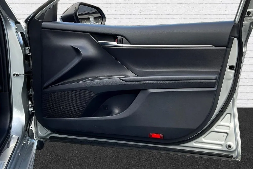 Toyota Camry photo 24