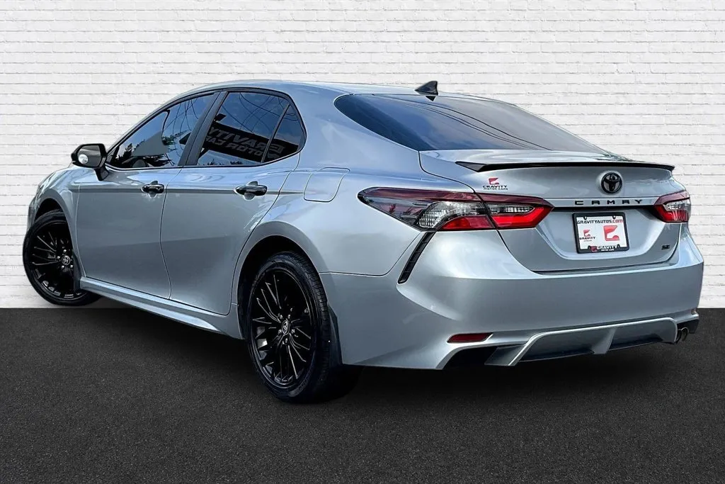 Toyota Camry photo 3