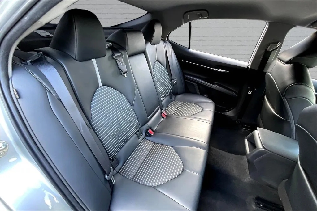 Toyota Camry photo 22