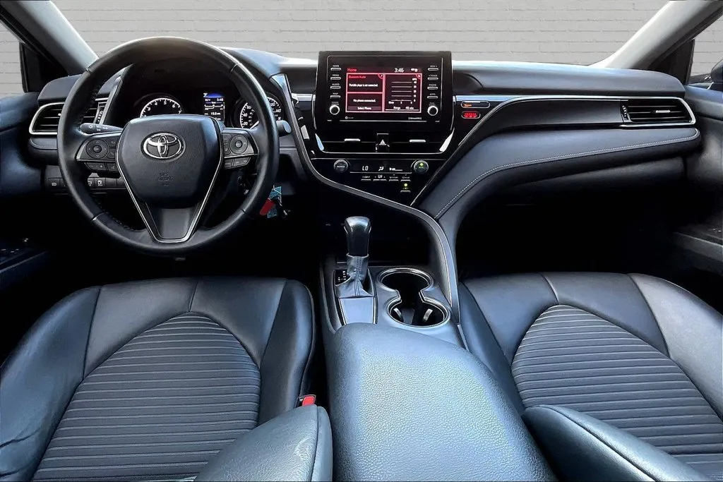 Toyota Camry photo 6