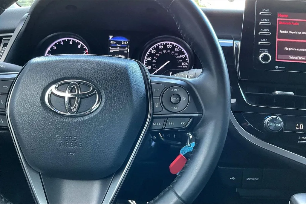 Toyota Camry photo 10