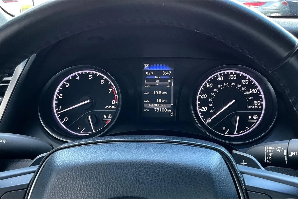 Toyota Camry photo 11