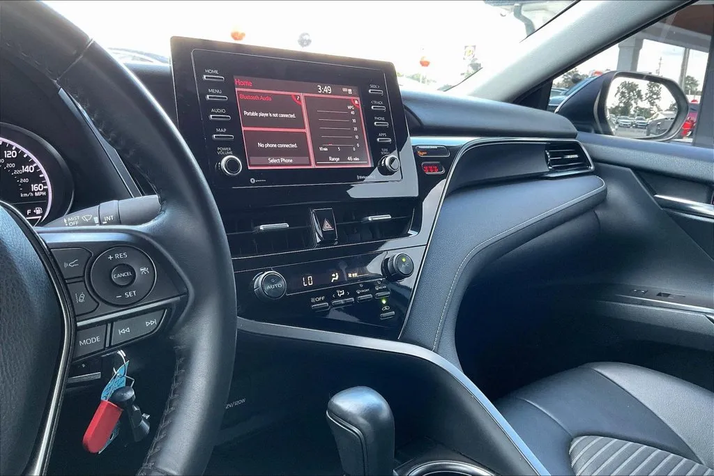Toyota Camry photo 13