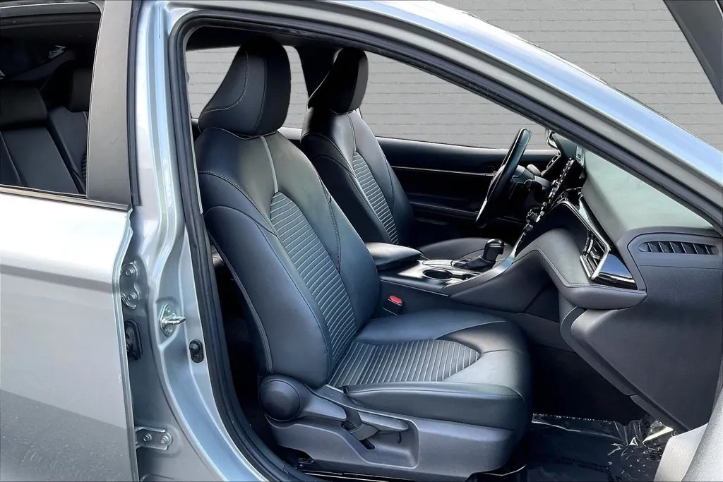 Toyota Camry photo 25