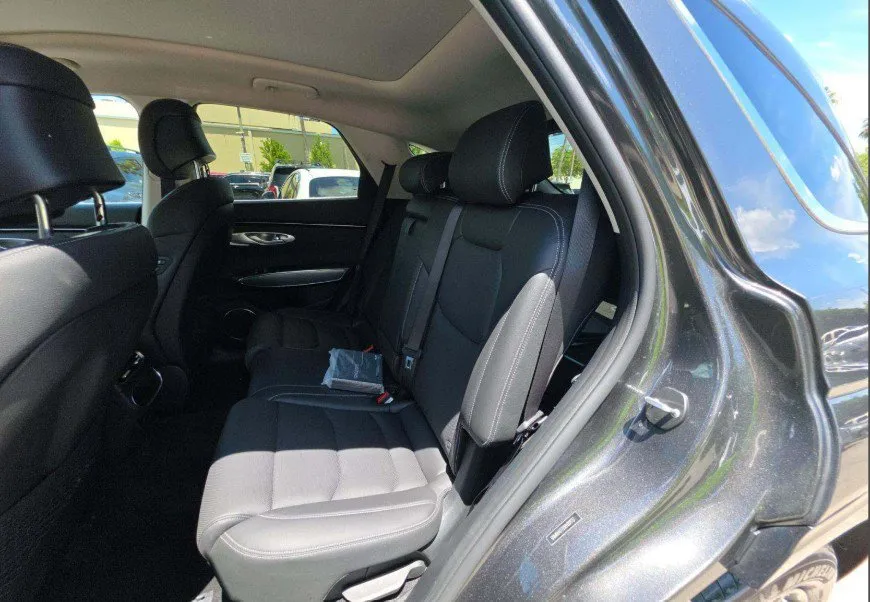 Genesis GV70 photo 6