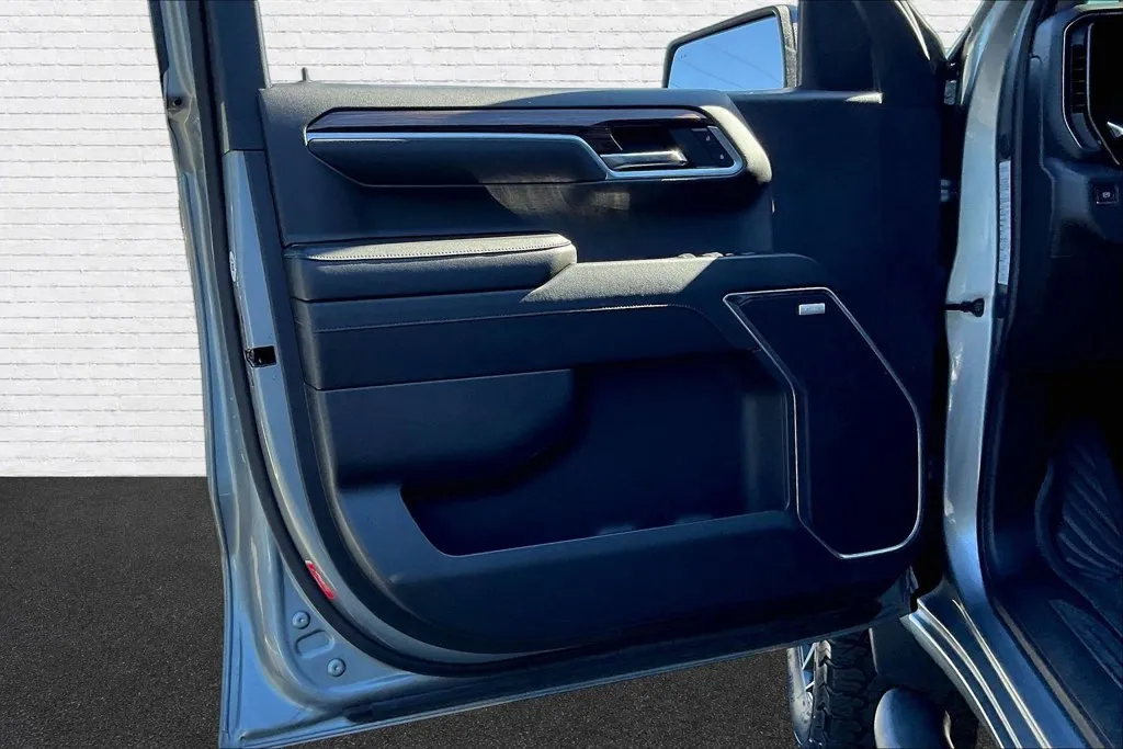 Chevrolet Silverado photo 19