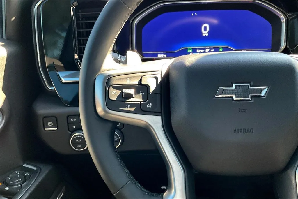 Chevrolet Silverado photo 10