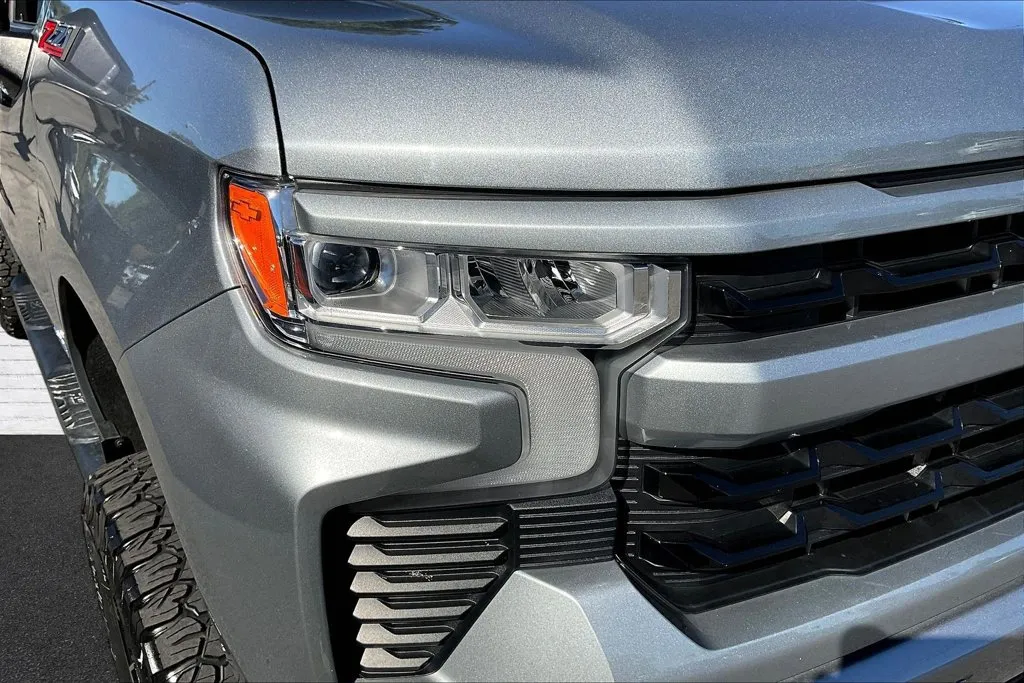Chevrolet Silverado photo 29