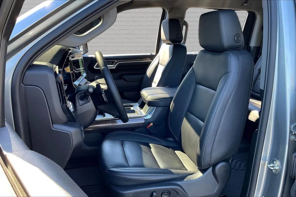 Chevrolet Silverado photo 20