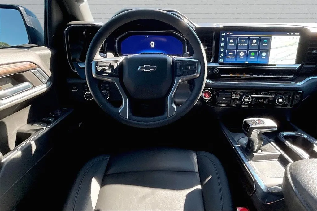 Chevrolet Silverado photo 8