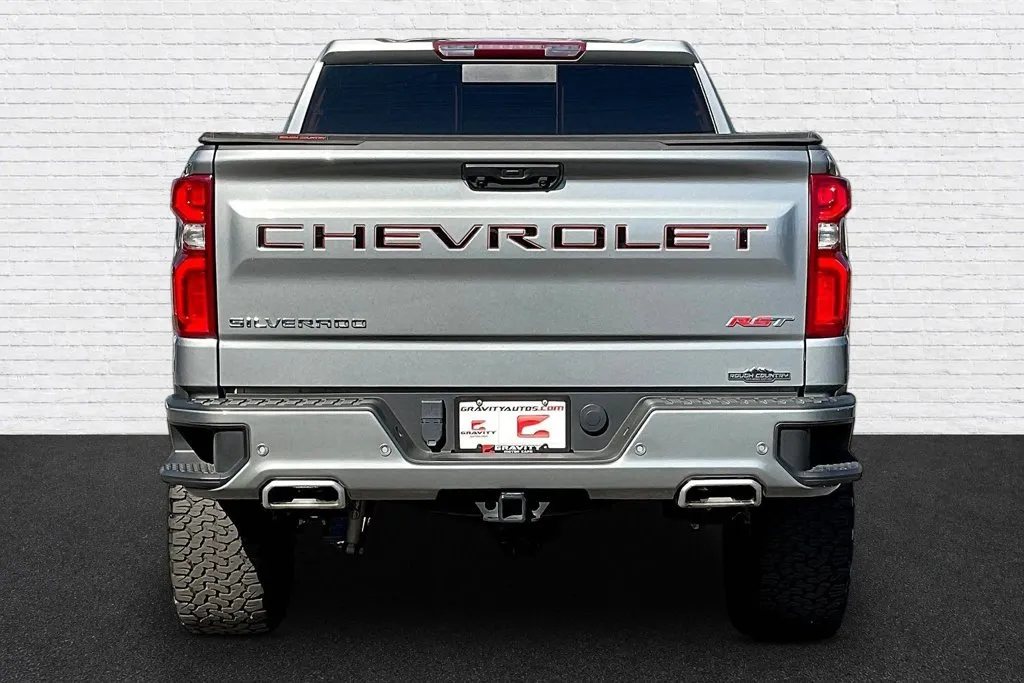 Chevrolet Silverado photo 5