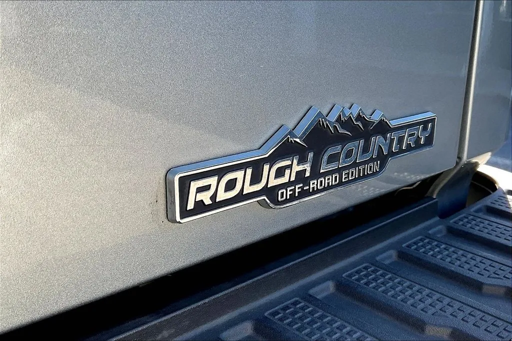 Chevrolet Silverado photo 23