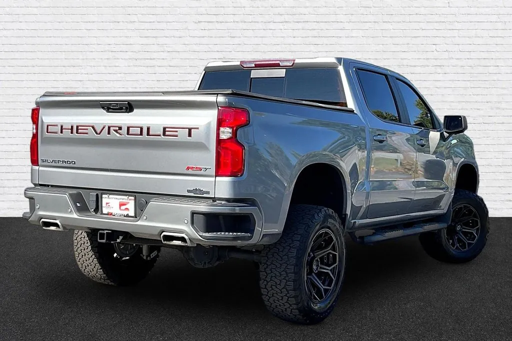 Chevrolet Silverado photo 6