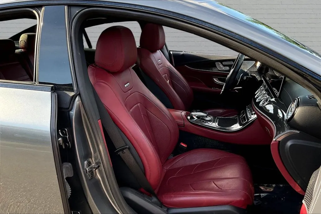 Mercedes-Benz CLS photo 29