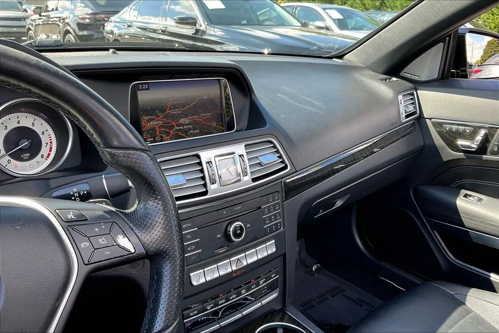 Mercedes-Benz E-Class photo 11