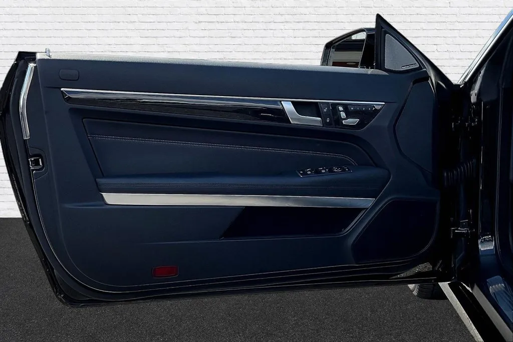 Mercedes-Benz E-Class photo 15