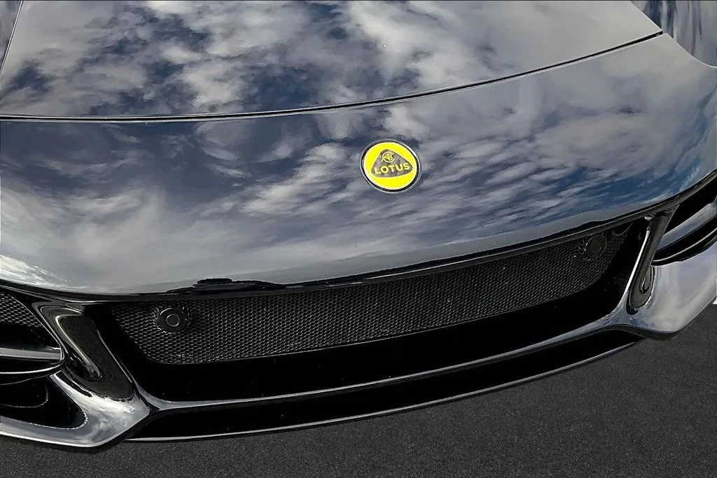 Lotus Emira photo 29