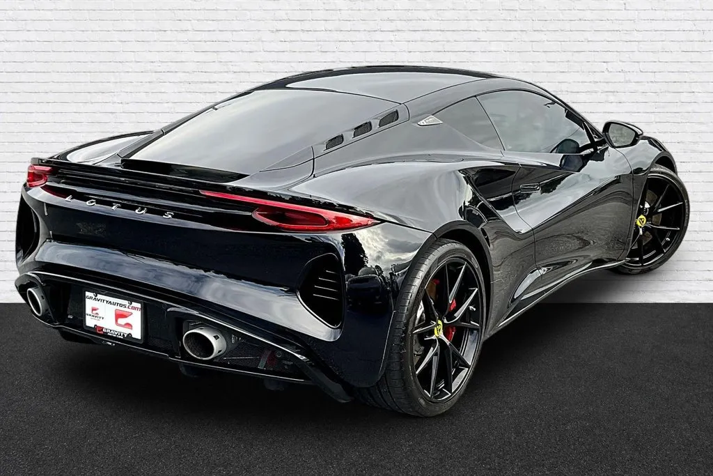 Lotus Emira photo 6
