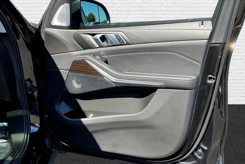 BMW X7 photo 29
