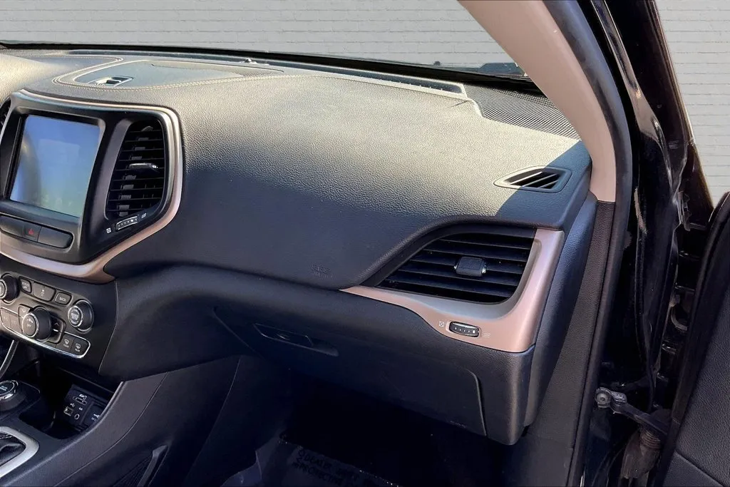 Jeep Cherokee photo 25
