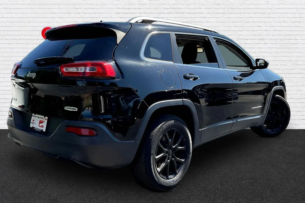 Jeep Cherokee photo 6