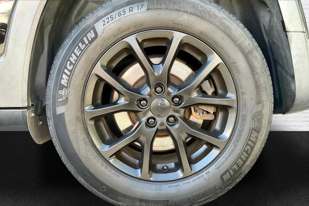 Jeep Cherokee photo 30