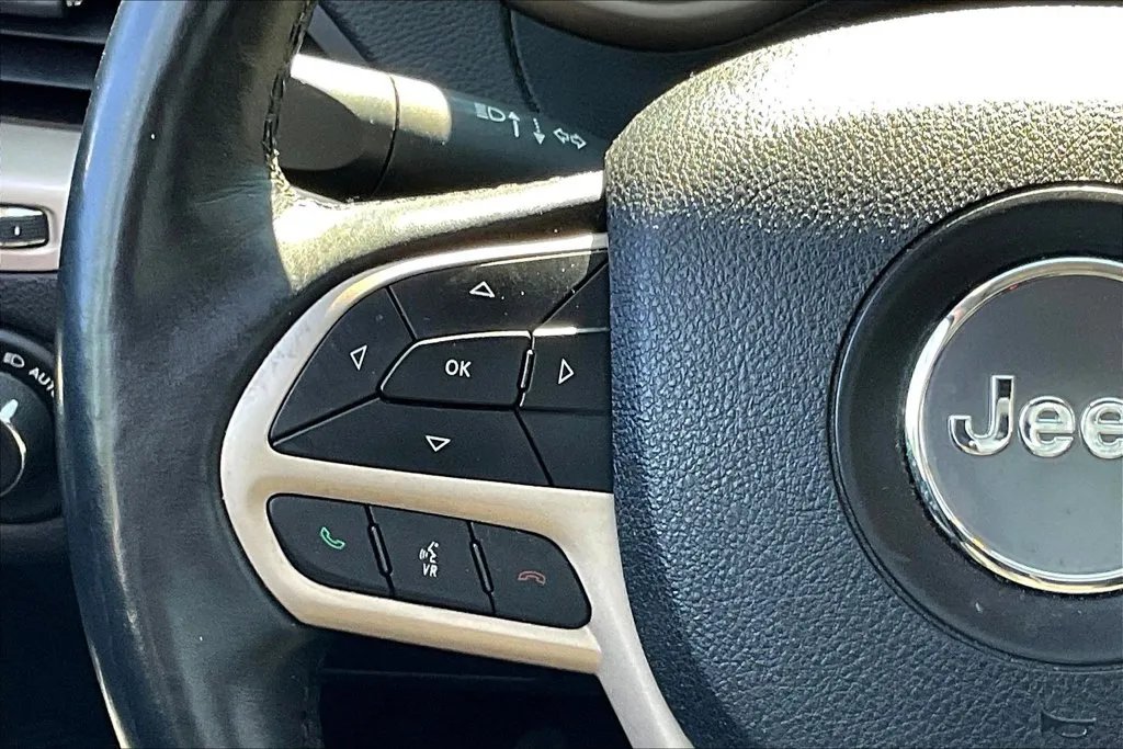 Jeep Cherokee photo 11