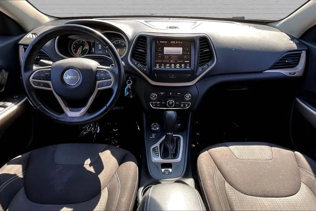 Jeep Cherokee photo 7