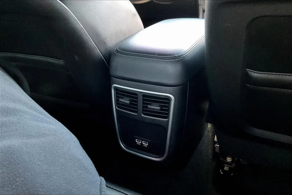Dodge Charger photo 9