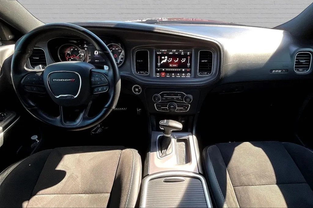 Dodge Charger photo 6