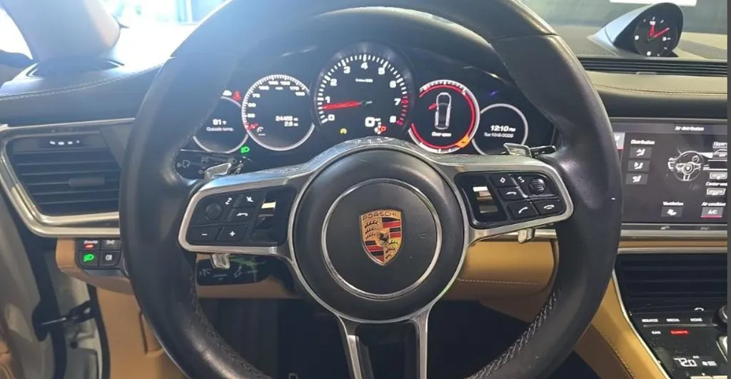 Porsche Panamera photo 3