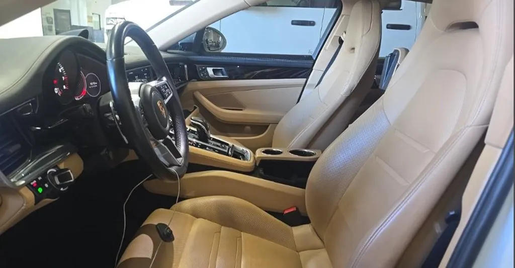 Porsche Panamera photo 5