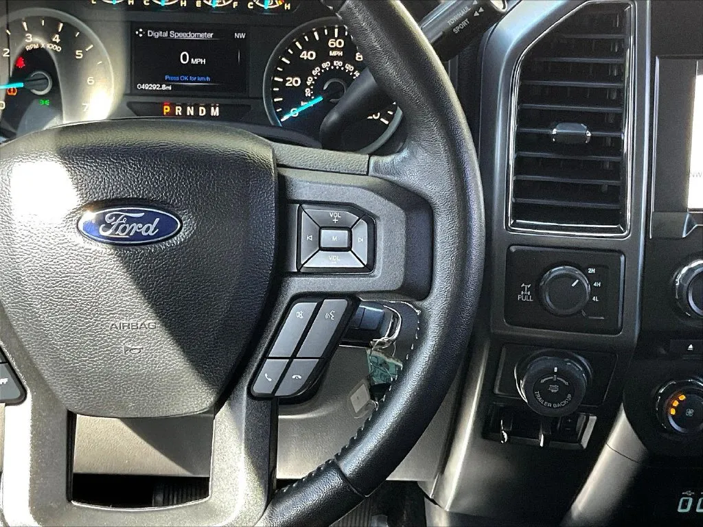 Ford F-150 photo 12