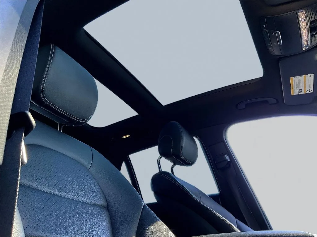 Mercedes-Benz GLC photo 23