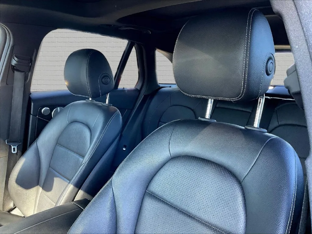 Mercedes-Benz GLC photo 17