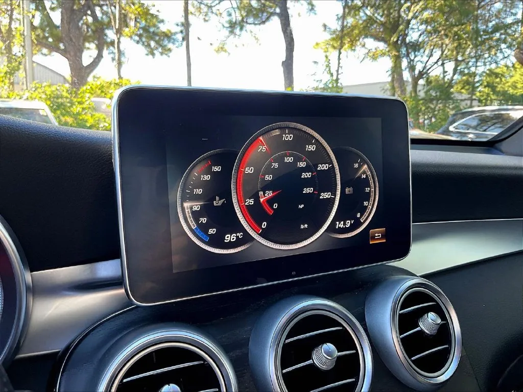 Mercedes-Benz GLC photo 12