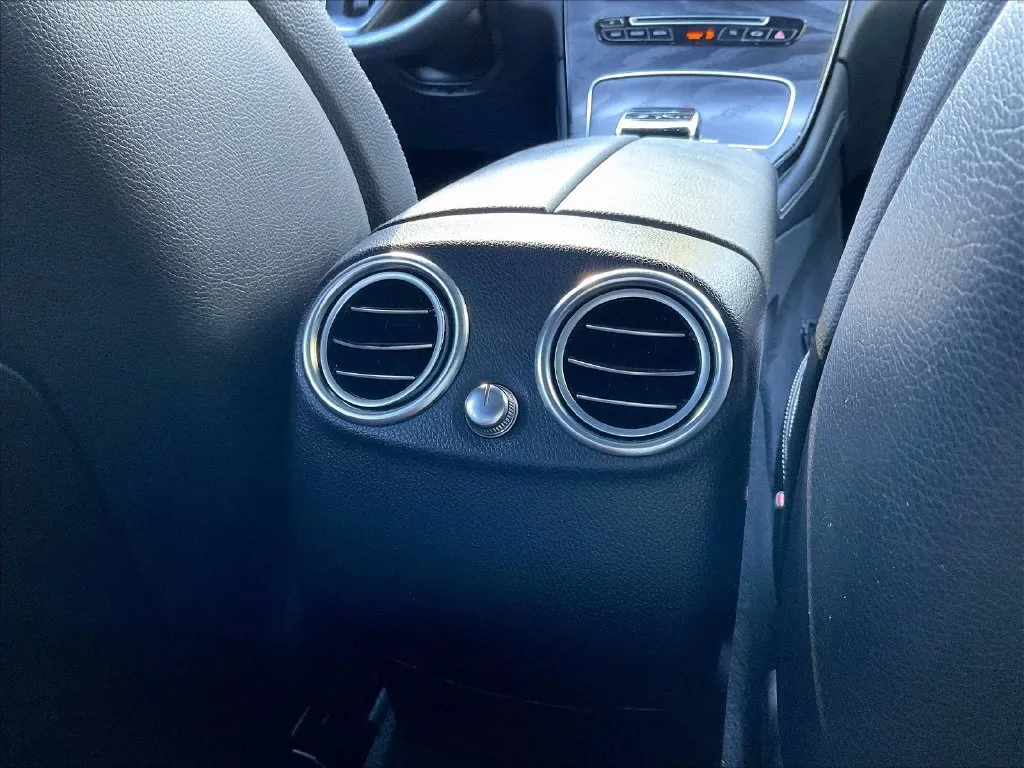 Mercedes-Benz GLC photo 9