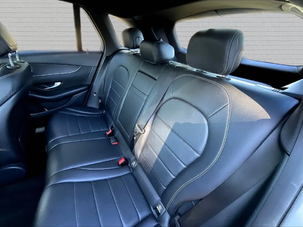 Mercedes-Benz GLC photo 18