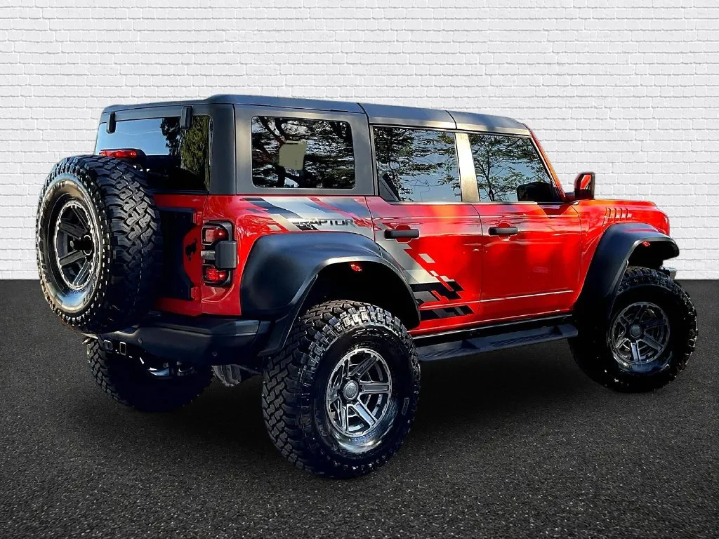 Ford Bronco photo 6