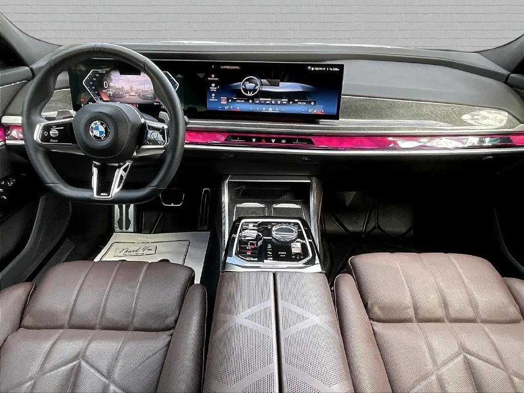 BMW 7 Series photo 7