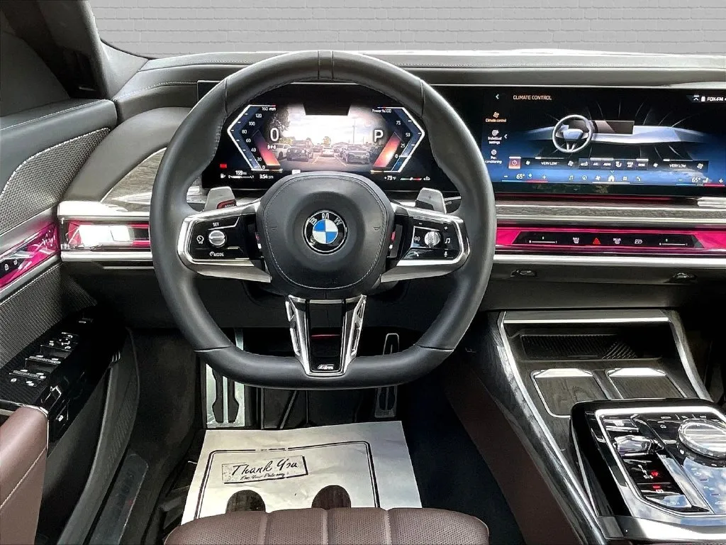BMW 7 Series photo 8