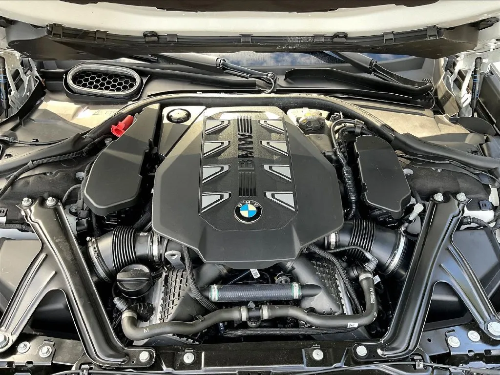 BMW 7 Series photo 30