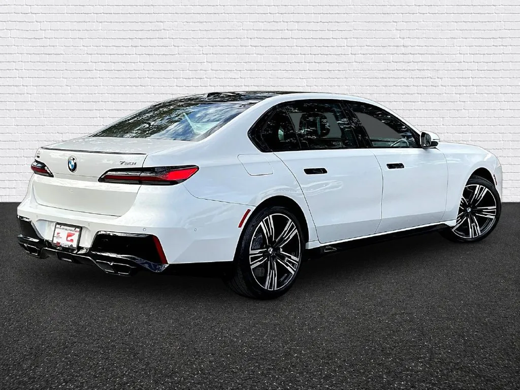 BMW 7 Series photo 6