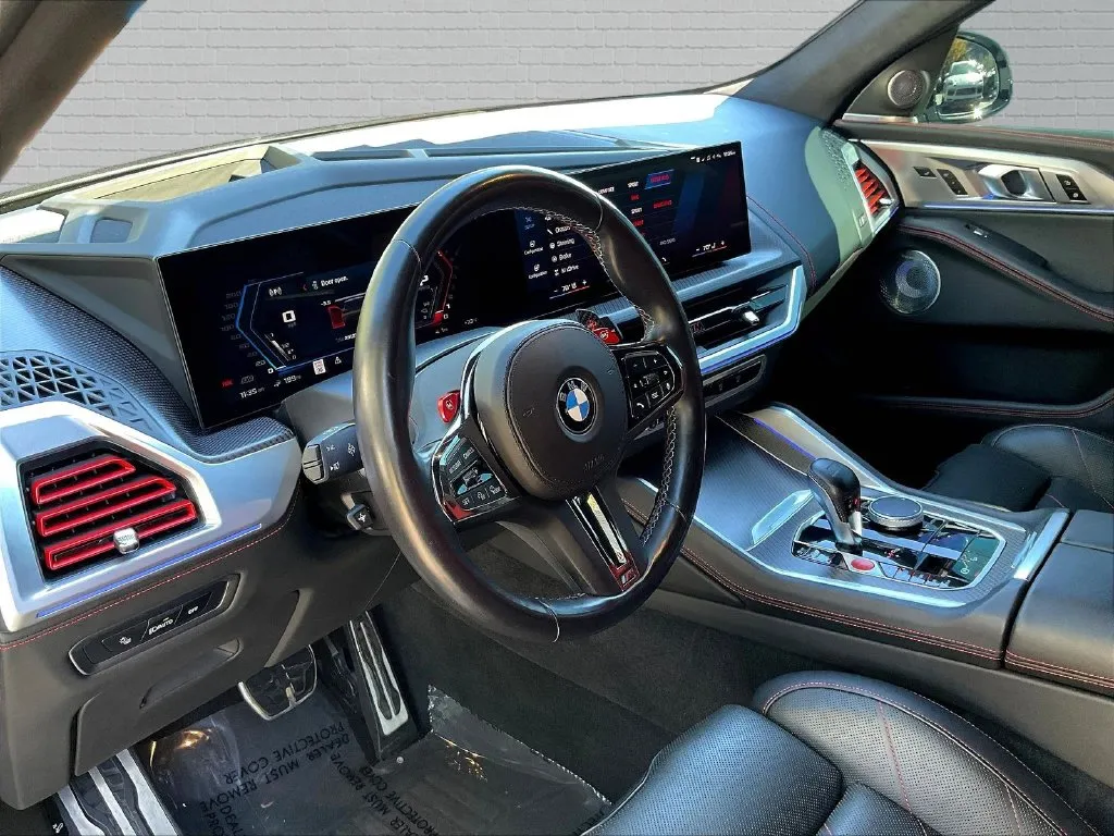 BMW XM photo 17