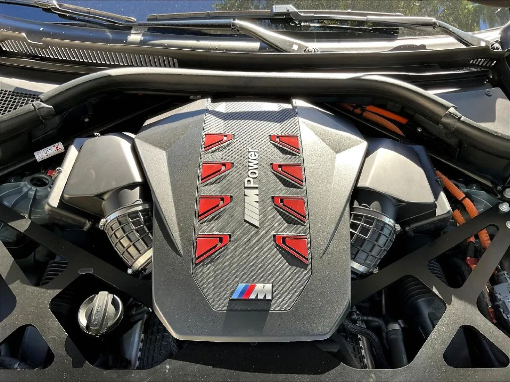 BMW XM photo 30