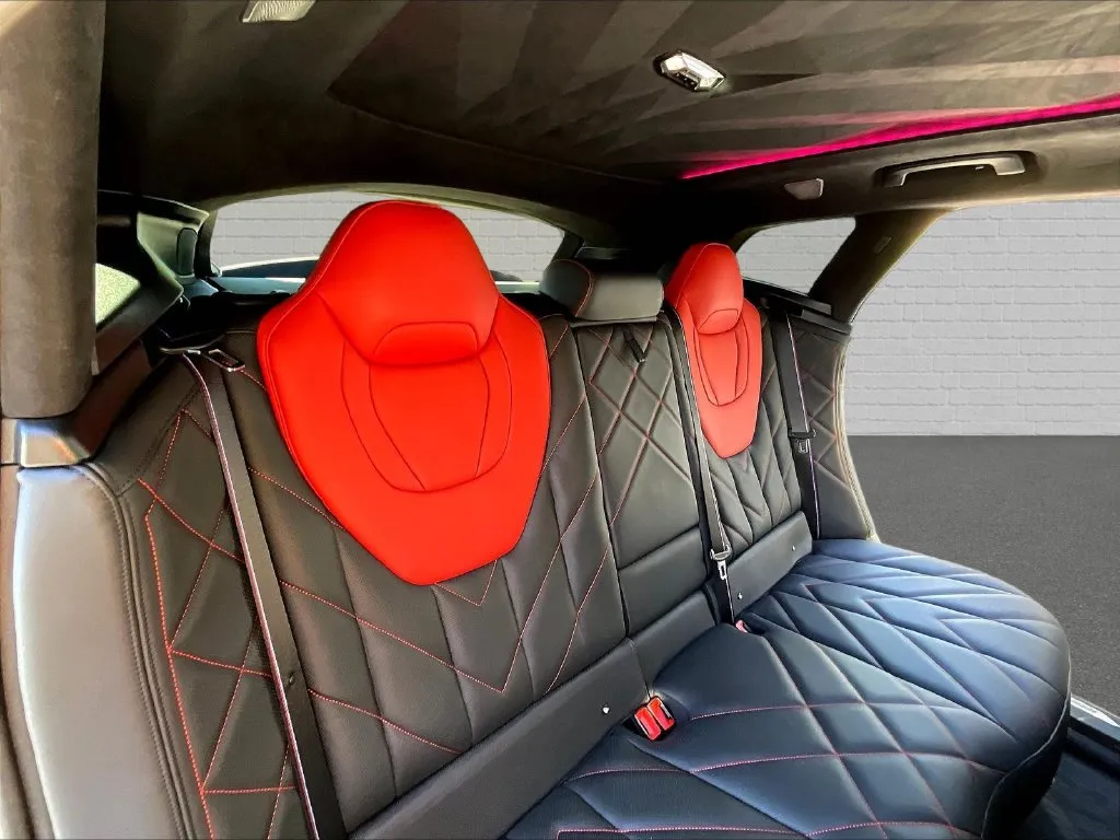 BMW XM photo 25